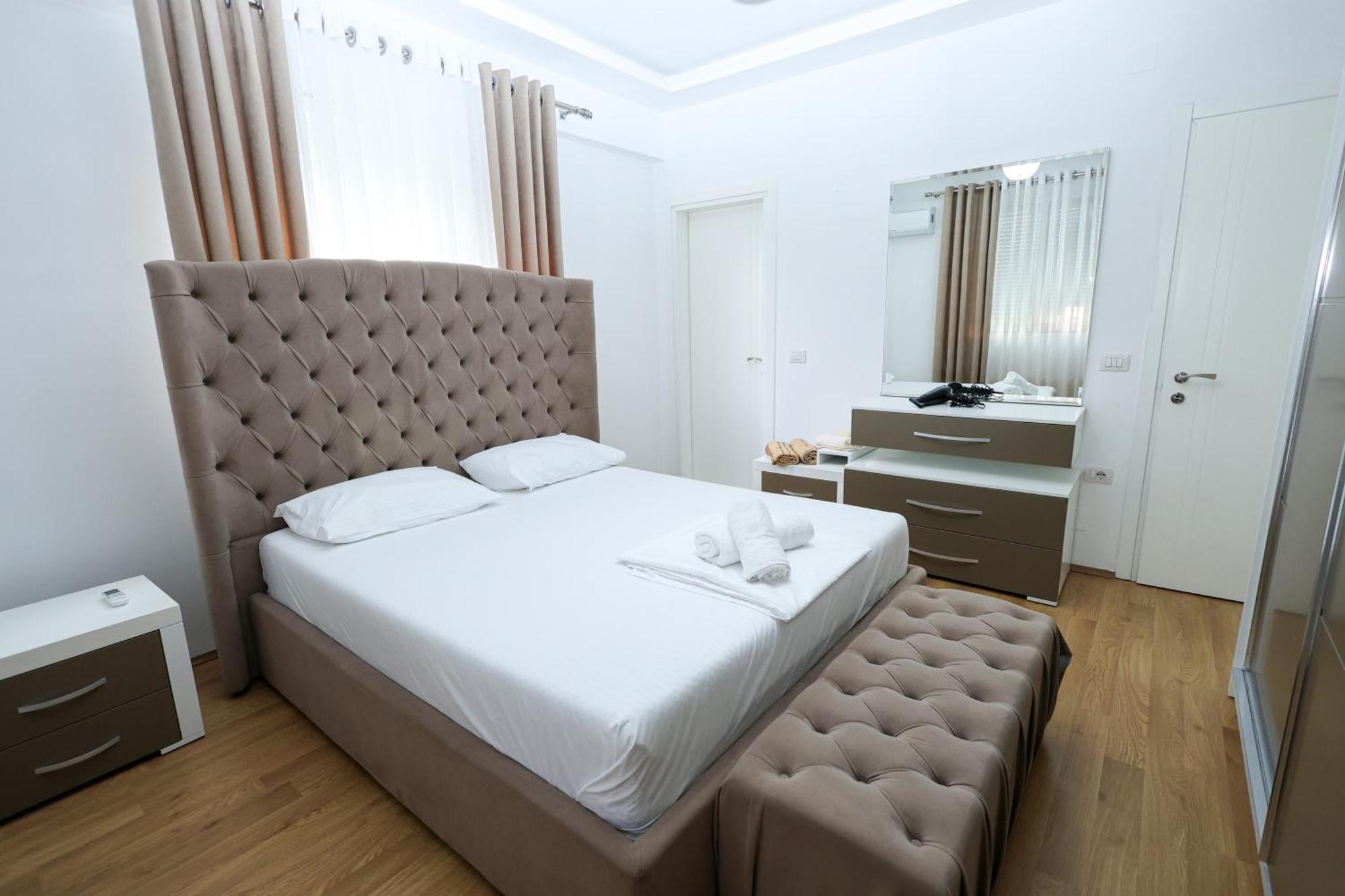 Romina Apartment Berat Luaran gambar