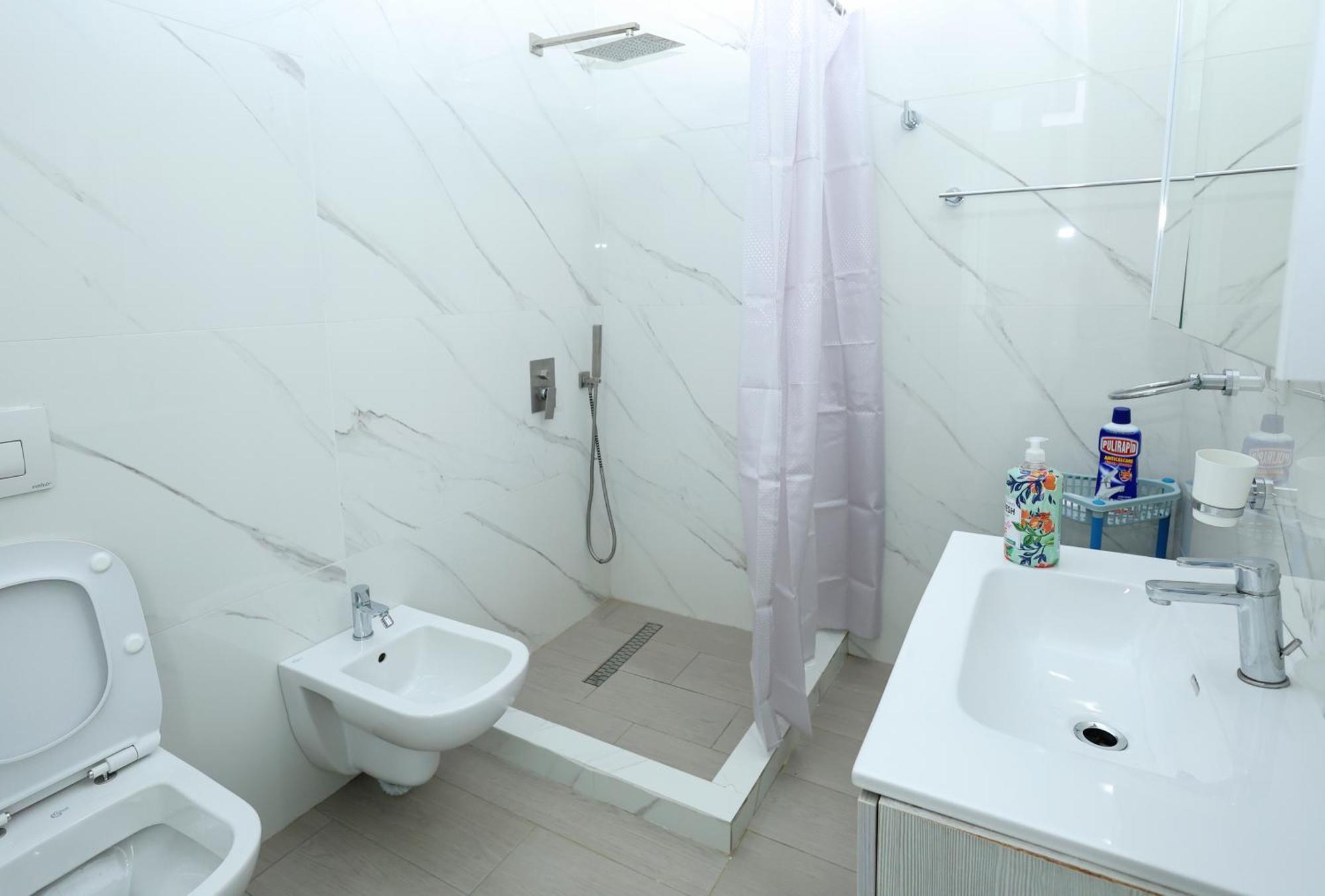Romina Apartment Berat Luaran gambar